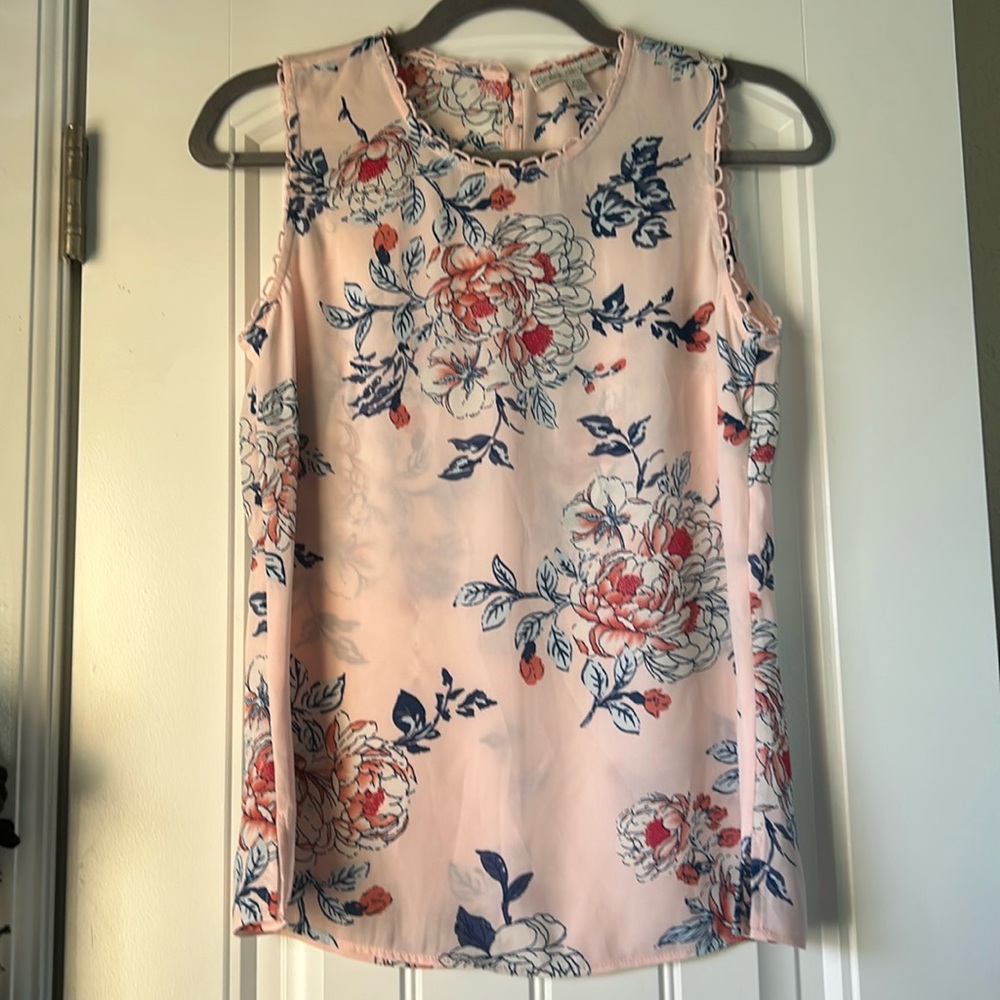 Sweet pink sleeveless shell